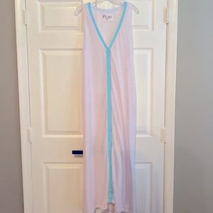 New without tags never worn petite Pitusa swim cover up.